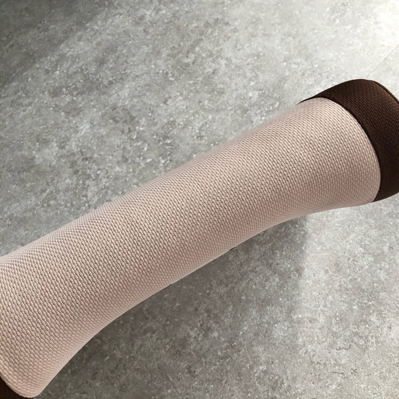 🚫SOLD🚫Snoopy lumbar cushion - Picture 3 of 5